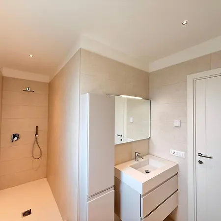 - Adults Only Apartamento